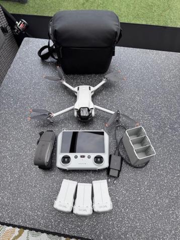 DJI Mini 3 Fly more combo + Smart controller beschikbaar voor biedingen