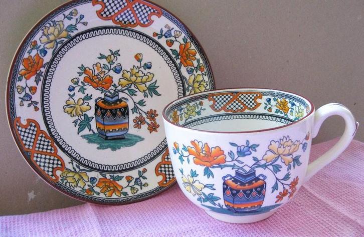 Petrus Regout & Co Maastricht Flora, Antiek en Kunst, Antiek | Keramiek en Aardewerk, Ophalen of Verzenden