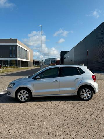 Volkswagen Polo 1.4 16V 63KW DSG 2011 Grijs beschikbaar voor biedingen