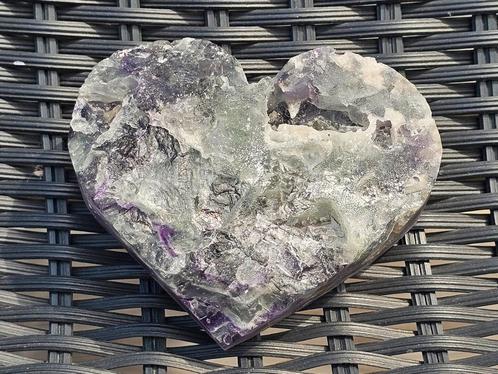Halfruw fluoriet hart 393 gram, Verzamelen, Mineralen en Fossielen, Mineraal, Ophalen of Verzenden