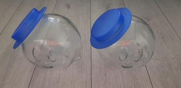 Twee nieuwe snoeppotten met plastic deksel beschikbaar voor biedingen