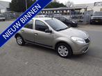 Dacia Sandero 1.2 Ambiance (bj 2009), Voorwielaandrijving, Stof, Gebruikt, Metallic lak