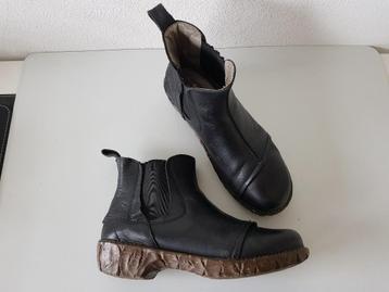 El Naturalista MAAT 41 zwarte chelsea boots Type: Yggdrasil  beschikbaar voor biedingen