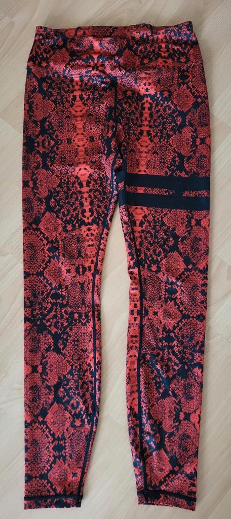 Stronger legging met print maat M topstaat, Kleding | Dames, Sportkleding, Zo goed als nieuw, Fitness of Aerobics, Maat 38/40 (M)