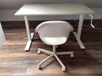IKEA Zit/sta bureau Trotten & Stoel Beige /Wit zgan 120x70, Huis en Inrichting, Bureaus, Ophalen, In hoogte verstelbaar, Zo goed als nieuw
