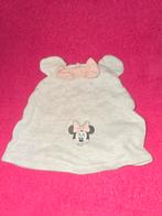 Minnie Mouse mutsje - Zo goed als nieuw, Kinderen en Baby's, Babykleding | Maat 80, Meisje, Minnie Mouse, Jurkje of Rokje, Ophalen of Verzenden