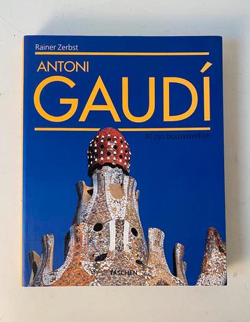 Gaudi boek over architectuur , Taschen beschikbaar voor biedingen