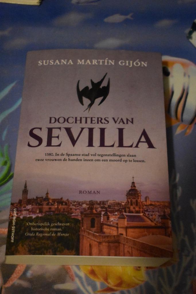 boek van Susana Martin Gijon/dochters van Sevilla, Boeken, Romans, Zo goed als nieuw, Ophalen of Verzenden