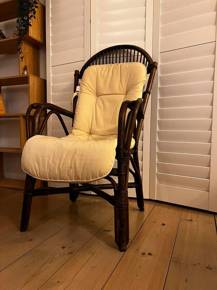 bamboe loungestoel met kussen | bamboo lounge chair, Huis en Inrichting, Fauteuils, Zo goed als nieuw, Ophalen