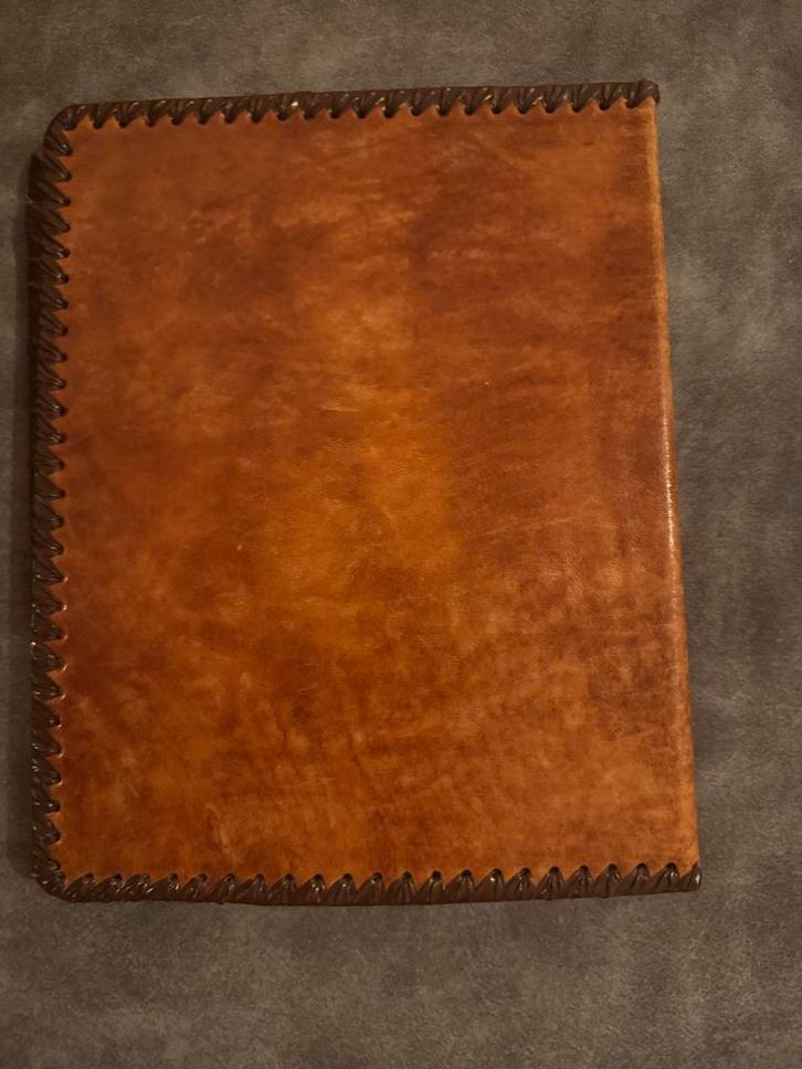 Vintage leren map uit Argentinië, jaren 50, Sieraden, Tassen en Uiterlijk, Portemonnees, Zo goed als nieuw, Overige merken, Bruin