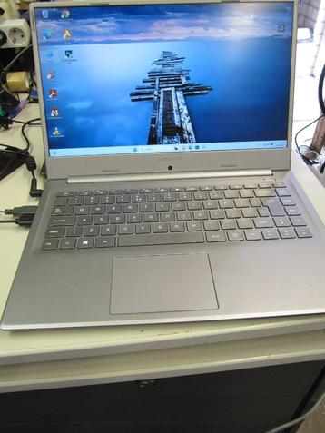 Intel Core i5-8265U HT 3,8 GHZ.15’6 inch. MEDION,10GB,SSD,HD beschikbaar voor biedingen