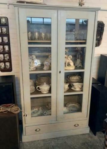 Kast antieke brocante oud grenen keuken servies kast. beschikbaar voor biedingen