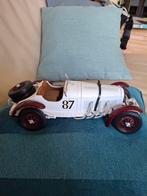 Burago model mercedes _ benz, Antiek en Kunst, Antiek | Speelgoed, Ophalen of Verzenden