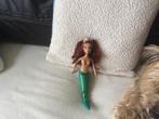 Barbie zeemeermin die haar staart kan bewegen, Verzamelen, Poppen, Ophalen of Verzenden, Pop