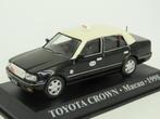 29748: Toyota Crown - Macau Taxi - 1998 - Atlas 1:43, Hobby en Vrije tijd, Modelauto's | 1:43, Auto, Nieuw, Ophalen of Verzenden