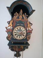 Friese stoelklok met Hindeloopen decoratie, Ophalen