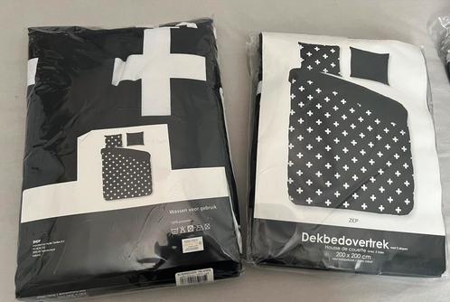 Dekbedovertrekken zwart plusjes 200 x 200 cm, Huis en Inrichting, Slaapkamer | Beddengoed, Gebruikt, Dekbedovertrek, Tweepersoons