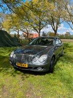 Mercedes E-Klasse 3.0 E280 Sedan AUT 2006 Grijs, Auto's, Origineel Nederlands, Te koop, Zilver of Grijs, 5 stoelen