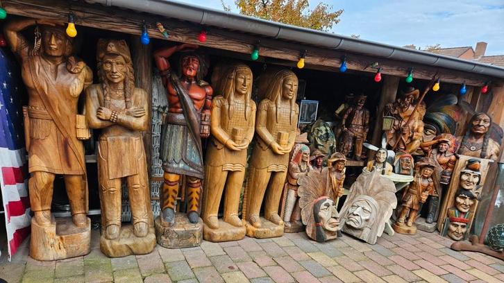 MASSIEF HOUTEN INDIANEN BEELDEN VOOR COUNTRY BAR STEAKHOUSE, Antiek en Kunst, Kunst | Beelden en Houtsnijwerken, Ophalen