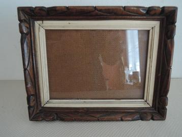 Ouderwets houten fotolijstje beschikbaar voor biedingen