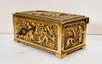 Frans 19e vuur verguld reliëf brons kistje., Antiek en Kunst, Antiek | Koper en Brons, Ophalen of Verzenden, Brons