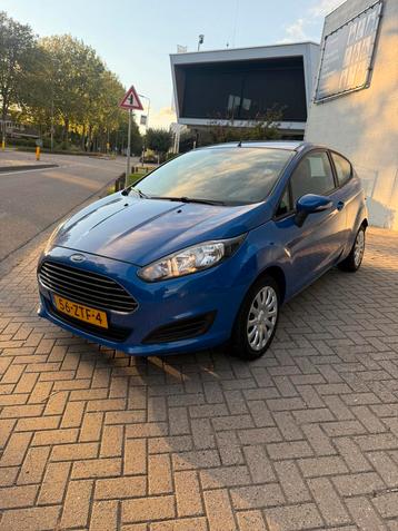 Ford Fiësta 1.0 Style 48KW/65PK 3D 2013 Blauw beschikbaar voor biedingen