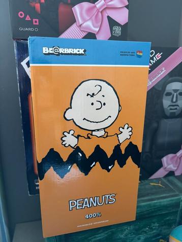 Bearbrick - Charlie Brown (Snoopy) 400% beschikbaar voor biedingen