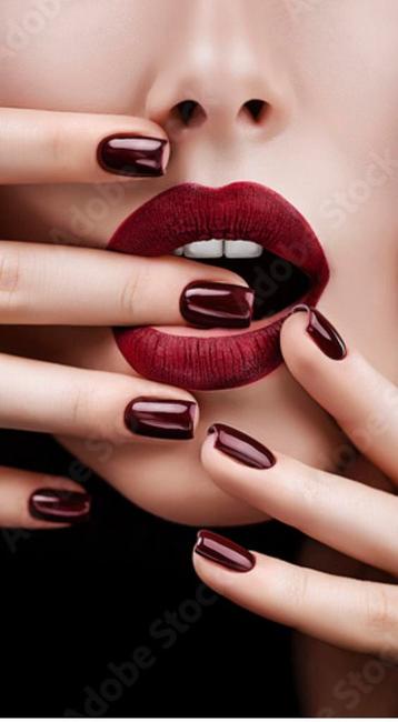 Nail’s & beauty Vak goed in zijn werk -professioneel student beschikbaar voor biedingen