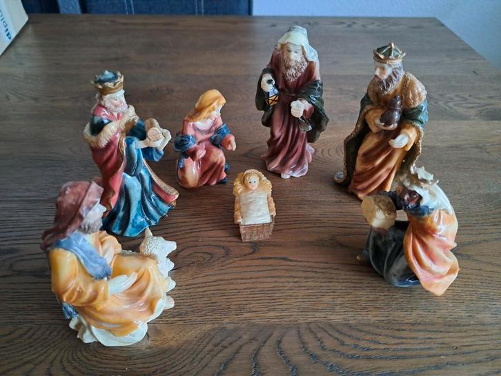 Set met 7 mooie beeldjes uit kerstverhaal, Diversen, Kerst, Zo goed als nieuw, Ophalen of Verzenden