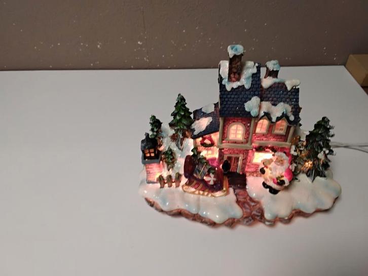 Super gezellig kerst huisje met verlichting, Diversen, Kerst, Zo goed als nieuw, Ophalen