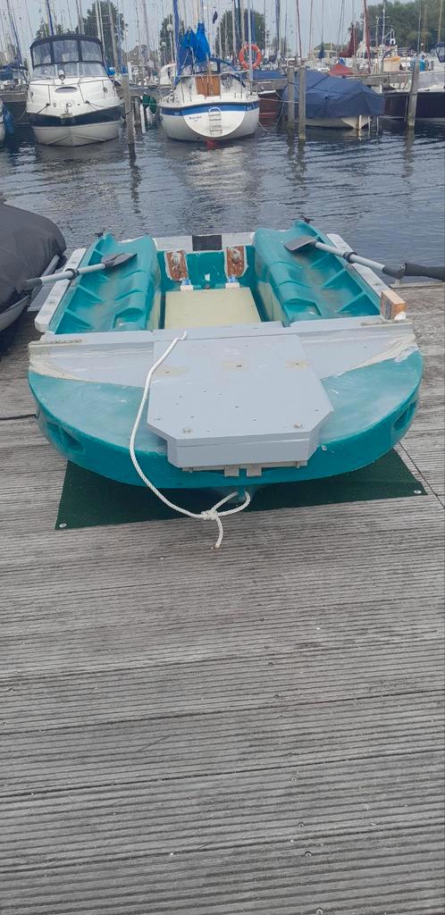 Funyak secu.12 €500, Watersport en Boten, Vis- en Consoleboten, 6 meter of meer, Diesel, Binnenboordmotor, Staal, Ophalen