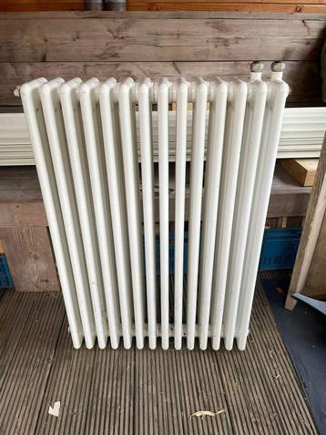 Design radiator te koop beschikbaar voor biedingen