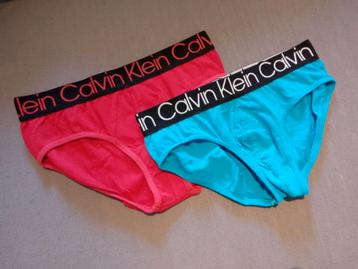2 x Calvin Klein maar M beschikbaar voor biedingen
