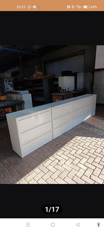 IN DE AANBIEDING!Degelijke gereedschapladen werkbank kasten  beschikbaar voor biedingen