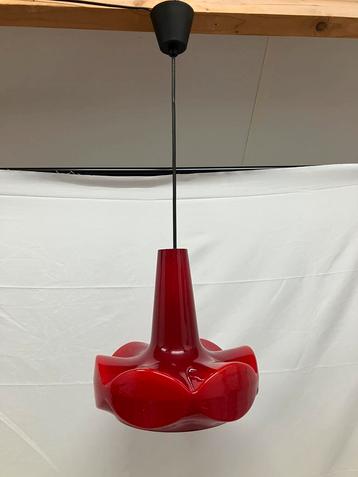 Vintage rode opaline glazen hanglamp van Peill & Putzler '60 beschikbaar voor biedingen