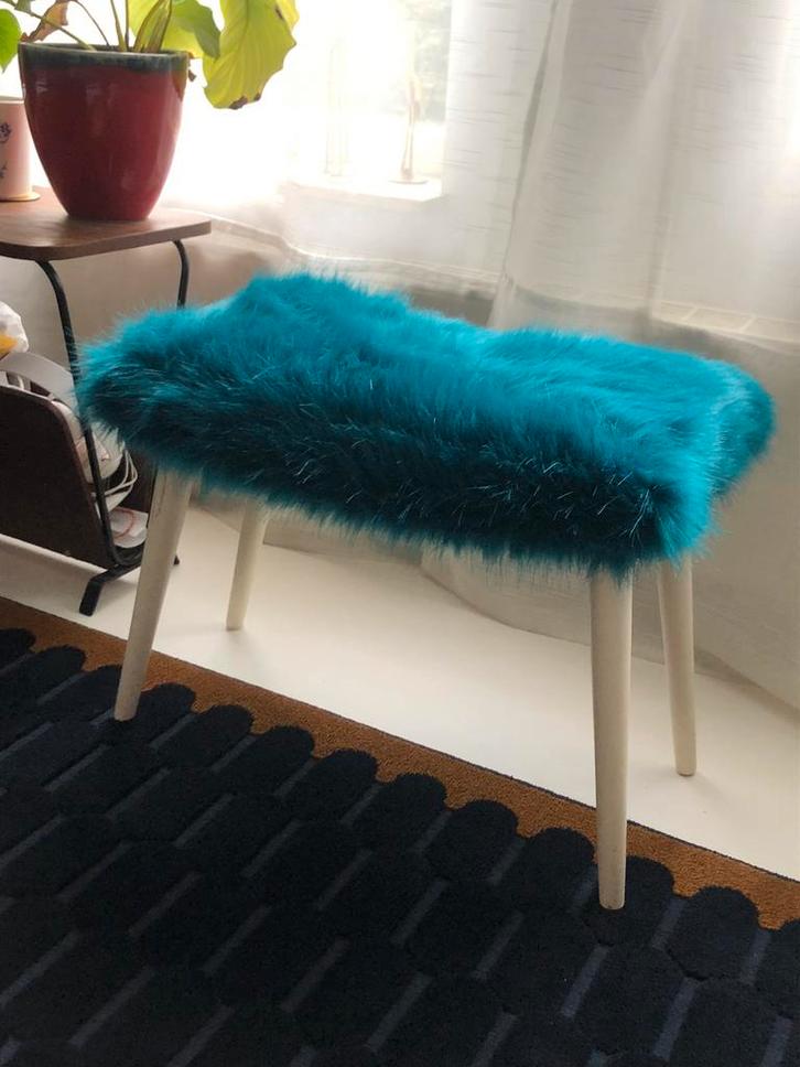 Vintage voetenbankje/krukje opnieuw bekleed, Huis en Inrichting, Krukjes, Gebruikt, Hout, Ophalen of Verzenden