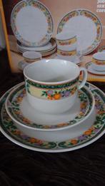 Nieuw 18-delig koffieservies in doos, Keramiek, Nieuw, Ophalen of Verzenden, Overige stijlen