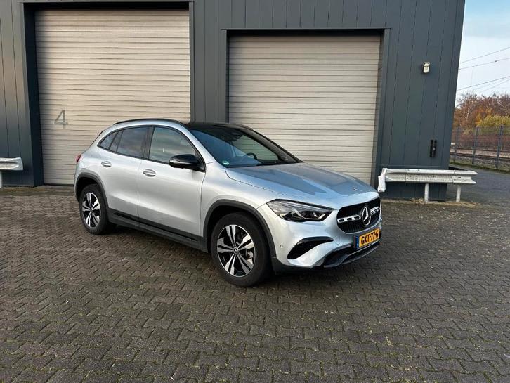 Mercedes-Benz GLA 250 e Lux Line , Face Lift ,Panorama, trek, Auto's, Mercedes-Benz, Bedrijf, GLA, 360° camera, ABS, Achteruitrijcamera