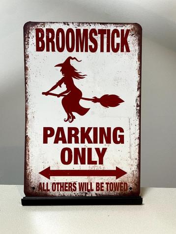 Broomstick metalen wandbord beschikbaar voor biedingen