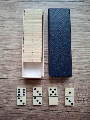 Antiek vintage oud mini dominospel   beschikbaar voor biedingen