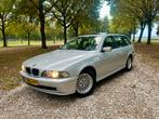 BMW 520i Touring AUT facelift / dakje / trekhaak / clima, Auto's, Achterwielaandrijving, 10 km/l, Stationwagon, Particulier