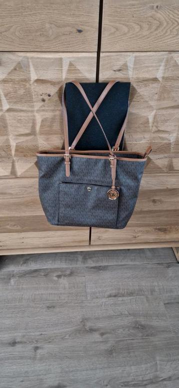 Michael Kors Jet Set Snap Pocket Tote tas brown beschikbaar voor biedingen