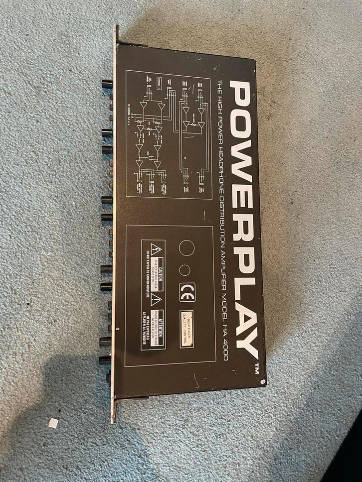 Behringer Powerplay HA4000 Koptelefoon Versterker - 4 Uitgan, Muziek en Instrumenten, Versterkers | Keyboard, Monitor en PA, Gebruikt