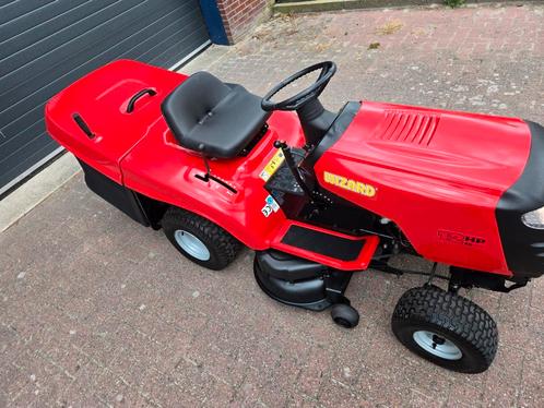 Zitmaaier wizard 
moter 12/5 pk b&s
Maaidek opvang/mulch, Tuin en Terras, Grasmaaiers, Zo goed als nieuw, 50 cm of meer, Cirkelmaaier