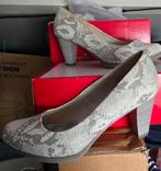 Offwhite slangenprint achtig pump. Zgn 10 minuten aan gehad, Ophalen of Verzenden, Zo goed als nieuw