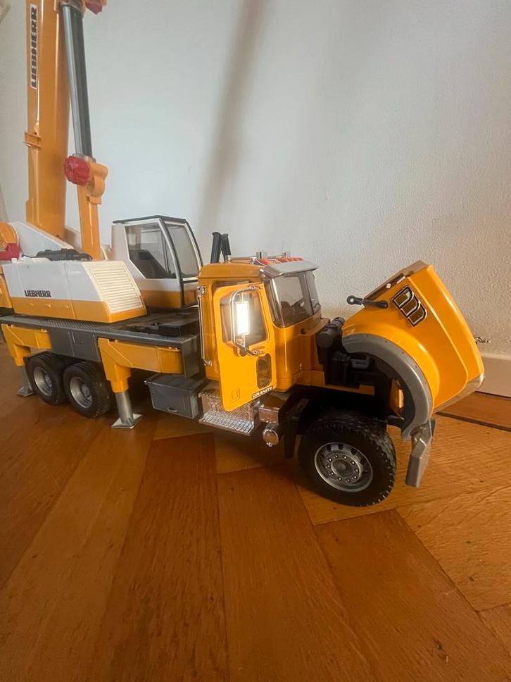 Bruder MACK Granite Liebherr Hijskraan, Kinderen en Baby's, Speelgoed | Speelgoedvoertuigen, Zo goed als nieuw, Ophalen of Verzenden