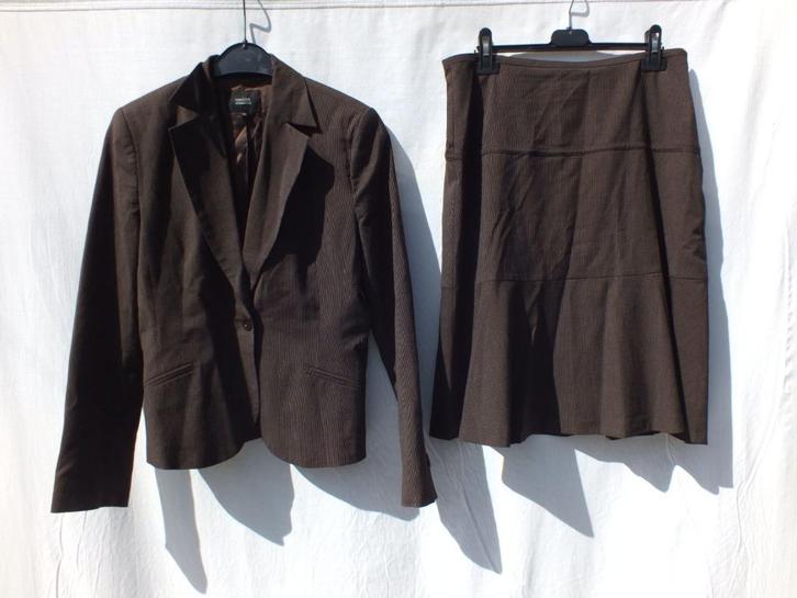 Prachtig bruin rokkostuum.Mt 36/38.Merk Vanilia Elements, Kleding | Dames, Jasjes, Kostuums en Pakken, Zo goed als nieuw, Kostuum of Pak