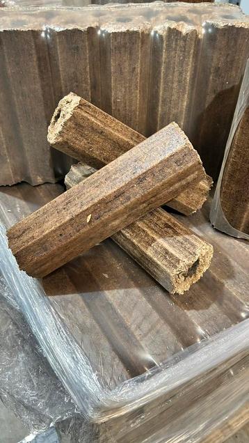 🪵 🔥 🔥 Pinikay haard hout briketten 🔥 🔥 🪵pini kay beschikbaar voor biedingen