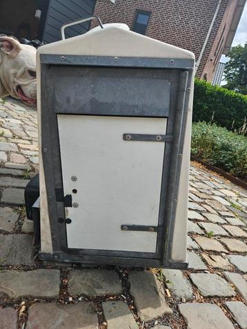 Honden kooi voor op de trekhaak./ towbox beschikbaar voor biedingen