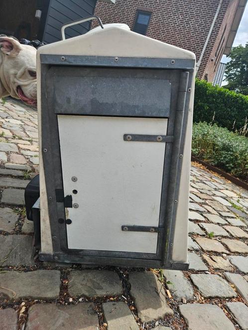 Honden kooi voor op de trekhaak./ towbox, Dieren en Toebehoren, Hondenbenches, Gebruikt, Ophalen